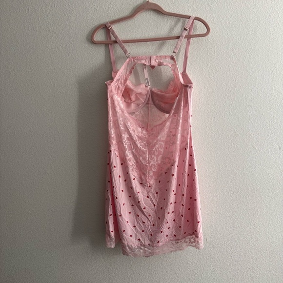 Victorias Secret Valentines Day Pink Lace Lips Kisses Lace Teddy Lingerie XL - Picture 5 of 7